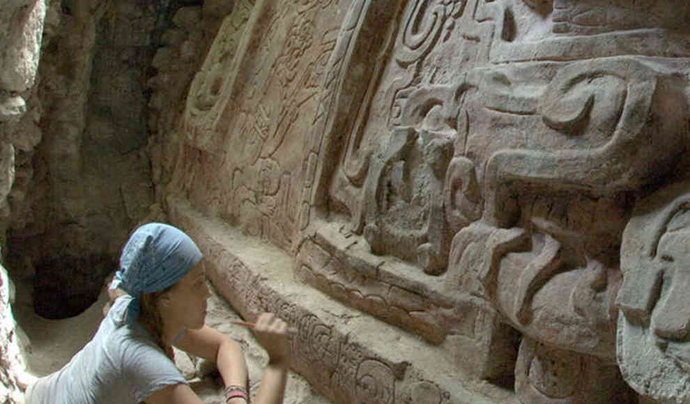 Archäologen entdecken Maya-Relief in Guatemala