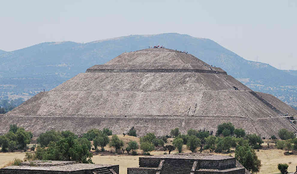 Teotihuacán: Tunnel unter der Mondpyramide gefunden
