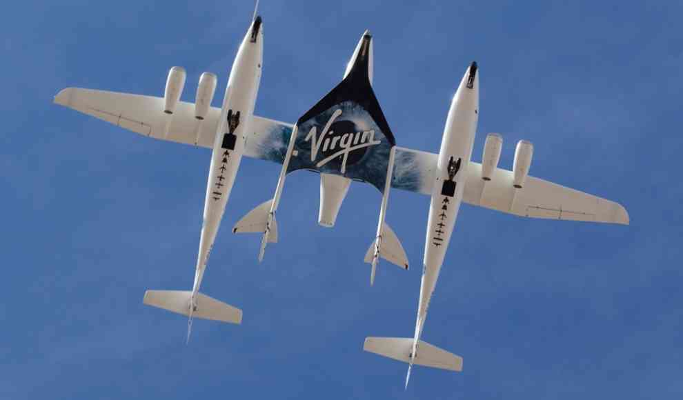 SpaceShip II (VSS Unity) getragen vom Fluggzeug VMS Eve (White Knight) 