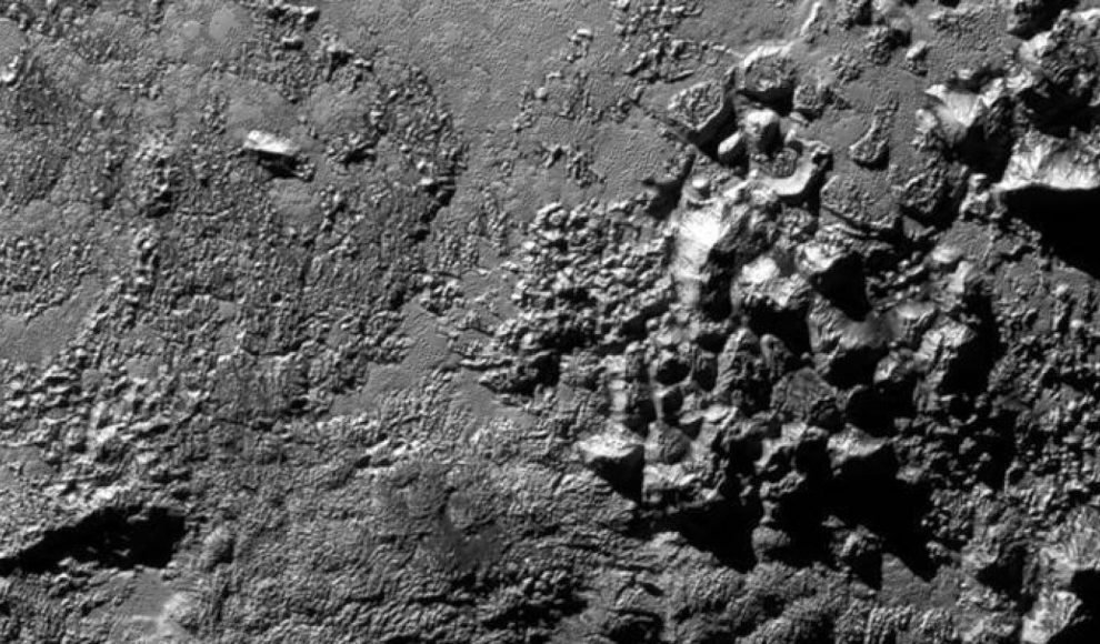 Eisvulkan Wright Mons auf dem Kleinplaneten Pluto