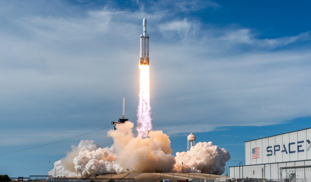 Raketenstart für die Megakonstellation von Starlink