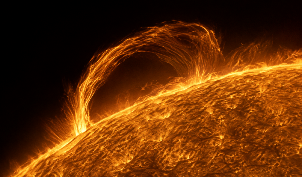 Sonnensonde spürt den Ursprung rätselhafter Magnetfeldknicke auf
