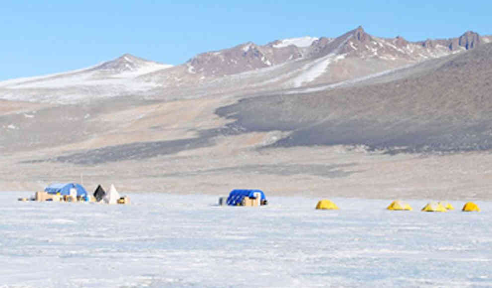 Bakterien überleben ohne Licht und Sauerstoff in der Antarktis