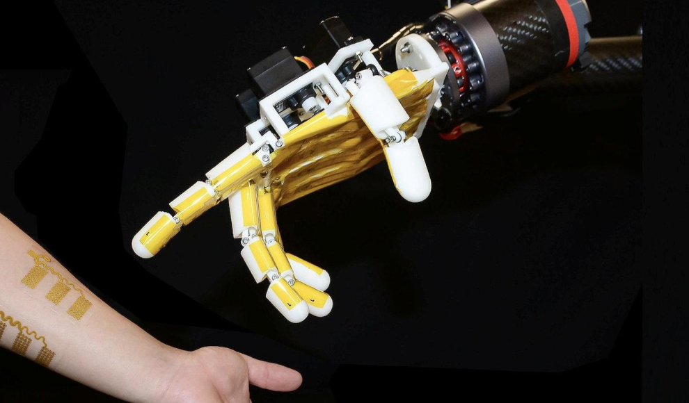 Roboterhaut mit elektronischen Sensoren