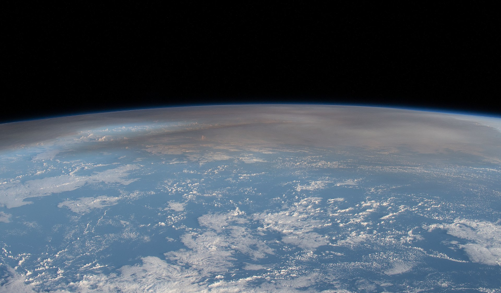 Aschewolke des Tonga-Vulkanausbruchs von der ISS