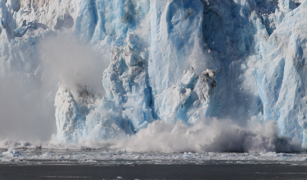 Kalbungsereignis an einem Gletscher in der Antarktis (Symbolbild)
