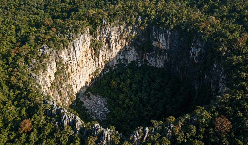 Auf Google Earth gefunden: Ungewöhnliches Erdloch in Vietnam entdeckt