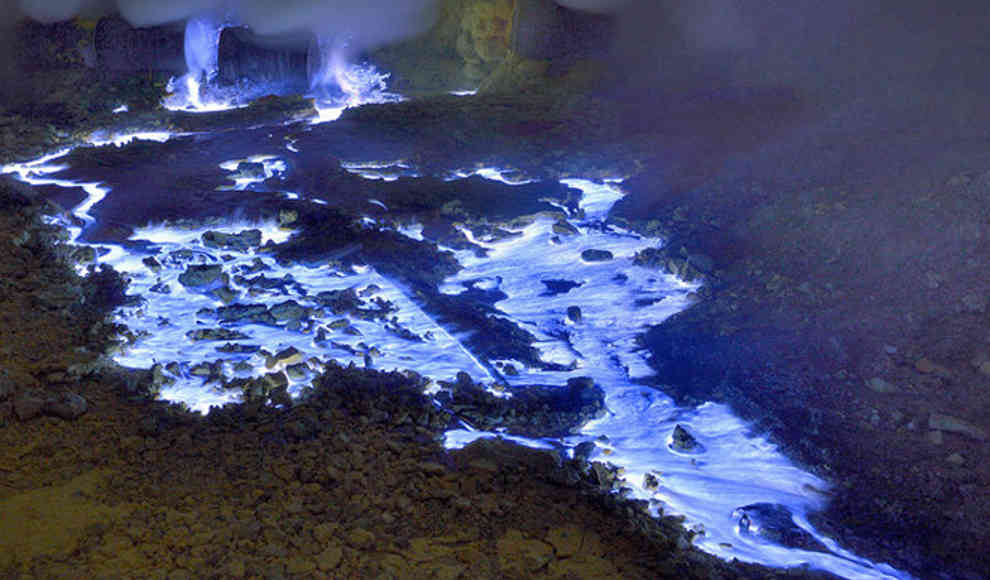 Die "blaue Lava" vom Vulkan Kawah Ijen