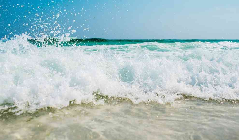 Warum ist Meerwasser salzig?
