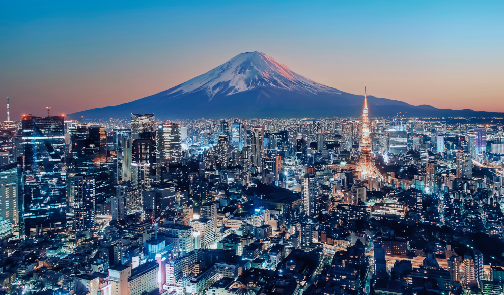 Tokio (Japan) beim Sonnenaufgang