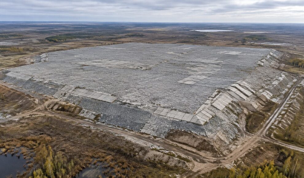 Russland hat einen kompletten See unter Beton begraben