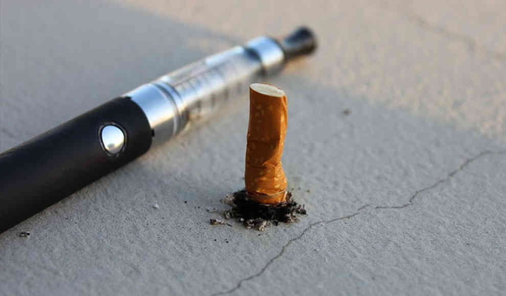 Studie: E-Zigaretten sind gesünder als normale Zigaretten