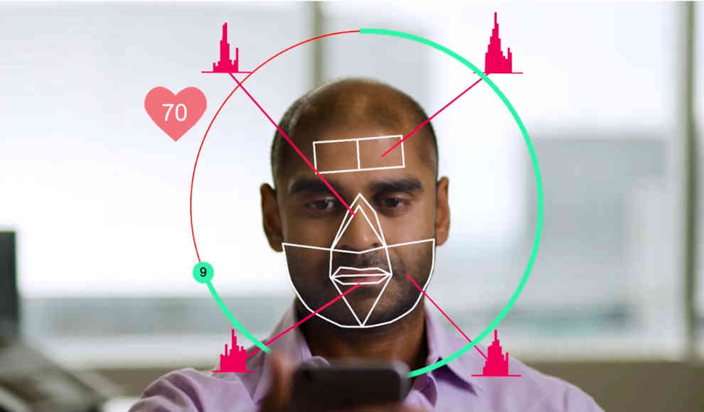 Smartphone-App misst per Kamera Blutdruck, Puls und Stresslevel