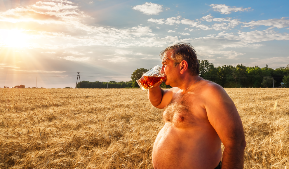 Mann mit Bierbauch