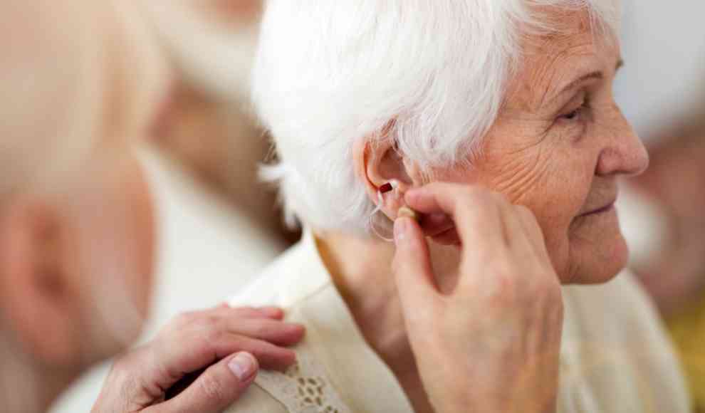 Hörgeräte können Demenzerkrankung vorbeugen