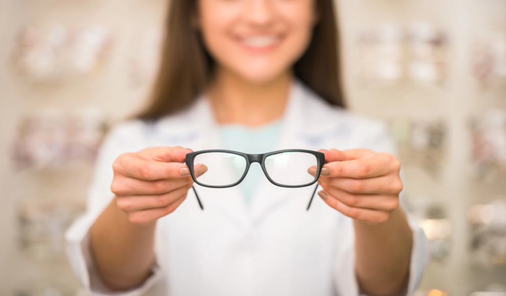 Sehtest und Beratung bei einem Optiker