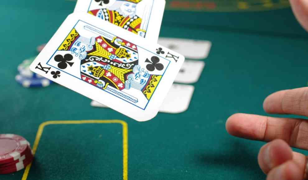 Poker: Geschicklichkeitsspiel oder Glücksspiel?