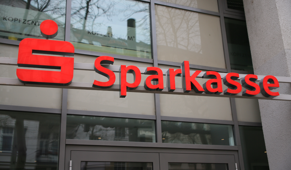 Sparkasse warnt vor neuer Armutsgrenze