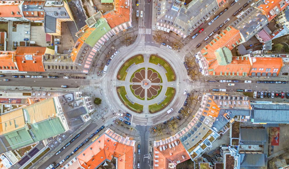 Straßenverkehr am Gärtnerplatz in München