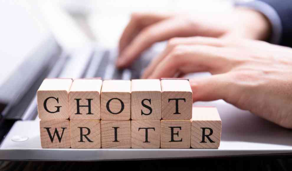 Immer mehr Ghostwriter als Unterstützung im BWL-Studium