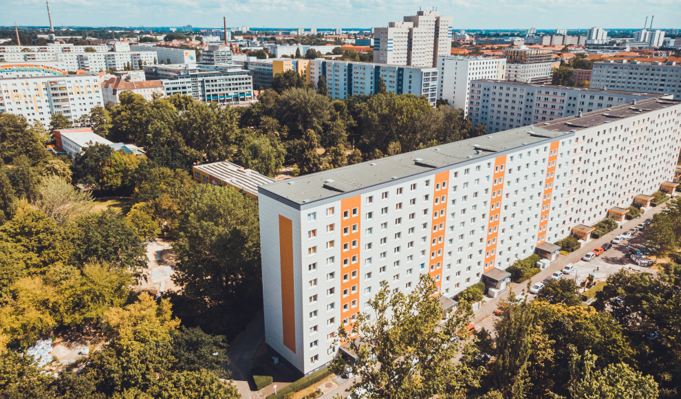 Wohnungen in einem Plattenbau in Berlin