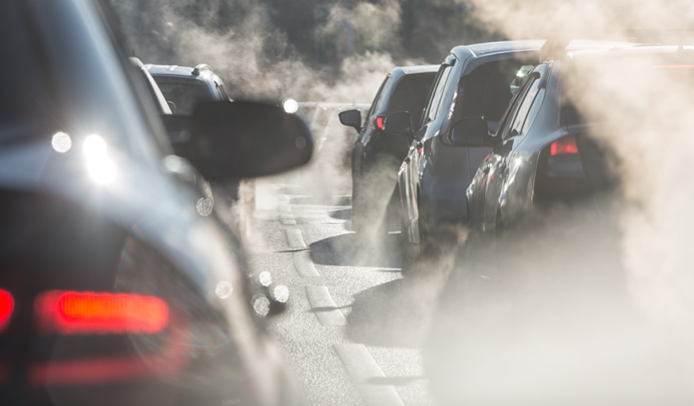 Autos mit Benzin und Dieselmotor