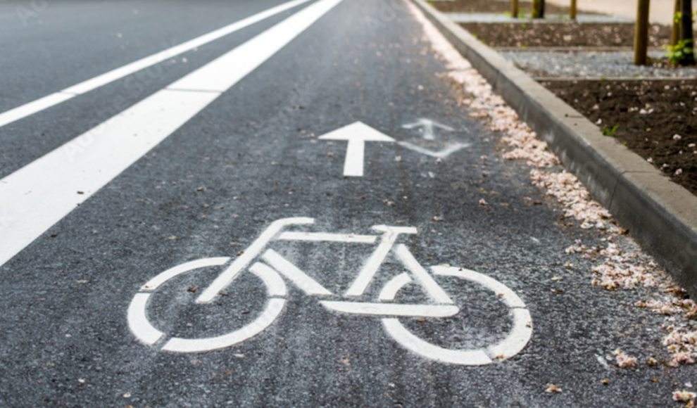 Fahrradspur in einer deutschen Großstadt