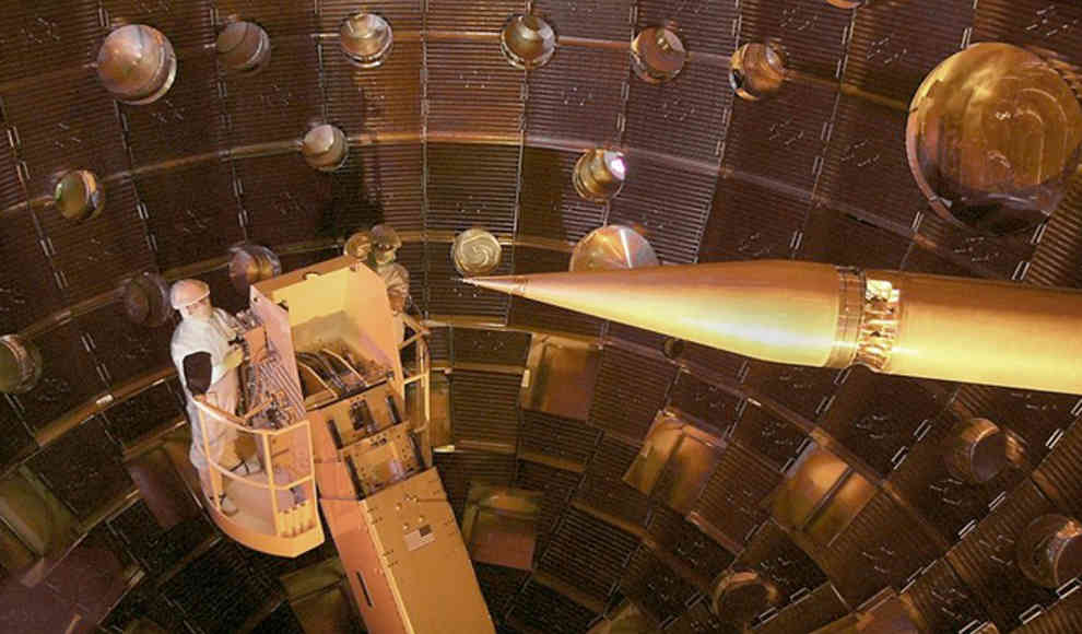 Laser erzeugt Kernfusion in Mini-Fusionsreaktor