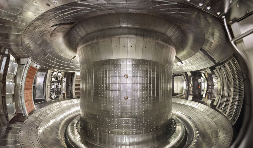 Kernfusionsreaktor Experimental Advanced Superconducting Tokamak (EAST), auch bekannt als Chinas “künstliche Sonne” 