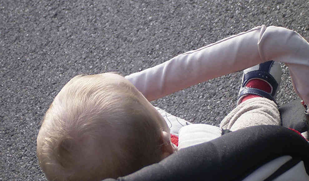 Kinderwagen mit Blickrichtung zu den Eltern ist für Babys wichtig