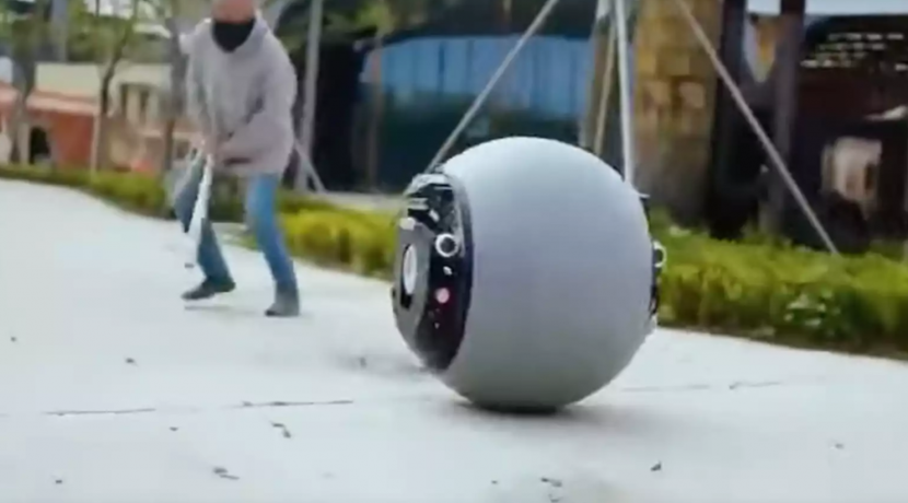 China-nimmt-Kriminelle-mit-125-kg-Roboter-Kugel-fest