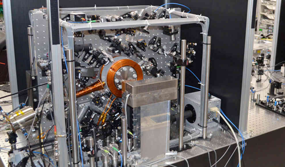 Zeitmessung: Strontiumuhr läuft in 16 Milliarden Jahren auf die Sekunde genau