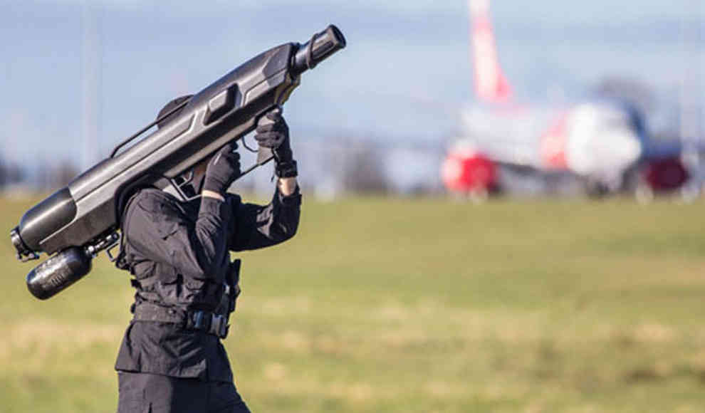 Drohnenabwehr: SkyWall 100 schießt Drohnen vom Himmel