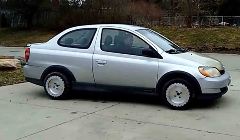 Liddiard Wheels: Mit diesen Reifen kann jedes Auto seitlich einparken