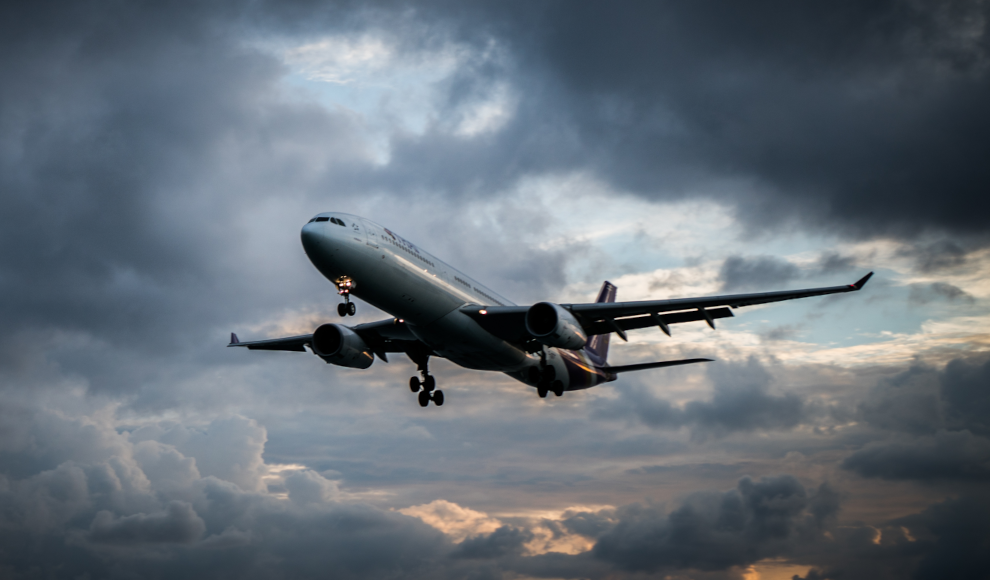 Flugzeug in Turbulenzen (Symbolbild)