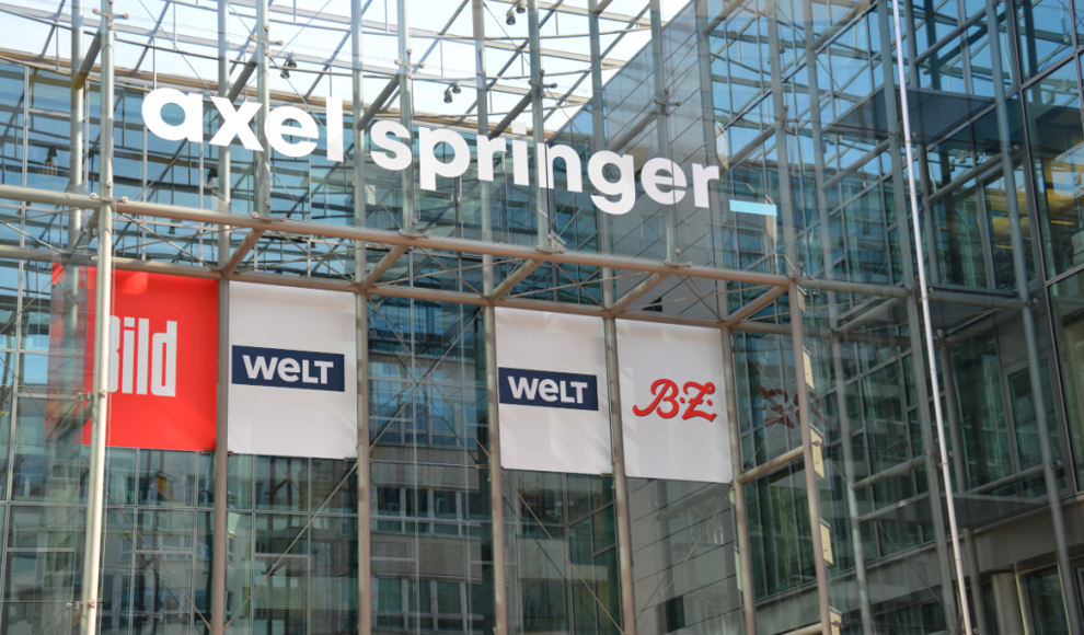 Verlagsgruppe Axel Springer ersetzt Redakteure durch Large Language Model (LLM) 