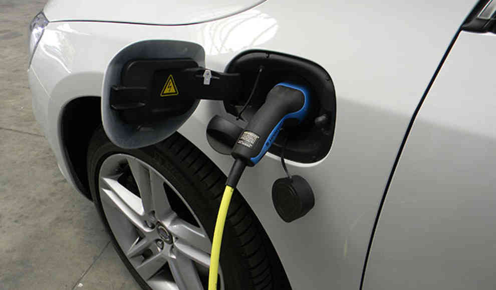 Elektroautos: Verbot von Benzin und Diesel bis zum Jahr 2050